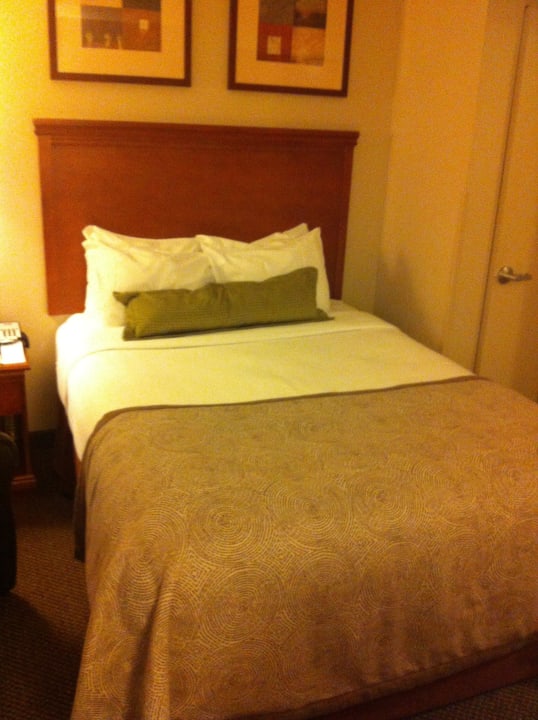 Queensize Bed Candlewood Suites New York City Times Square