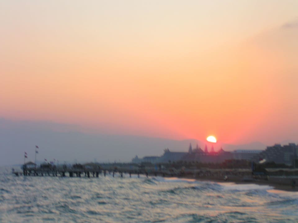 Sonnenuntergang Saturn Palace Resort Hotel