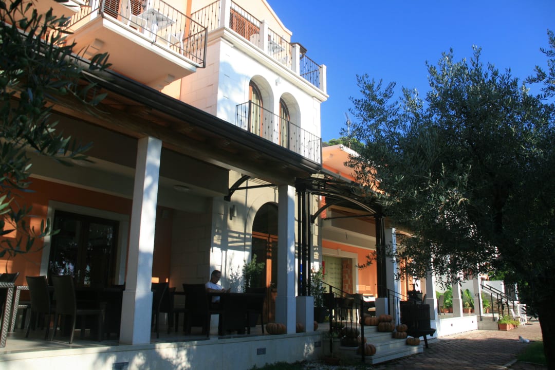 Frühstücksterrasse Villa Dobravac