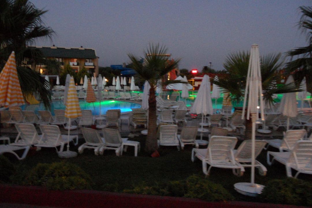 Pool bei Nacht Oz Hotels Incekum Beach