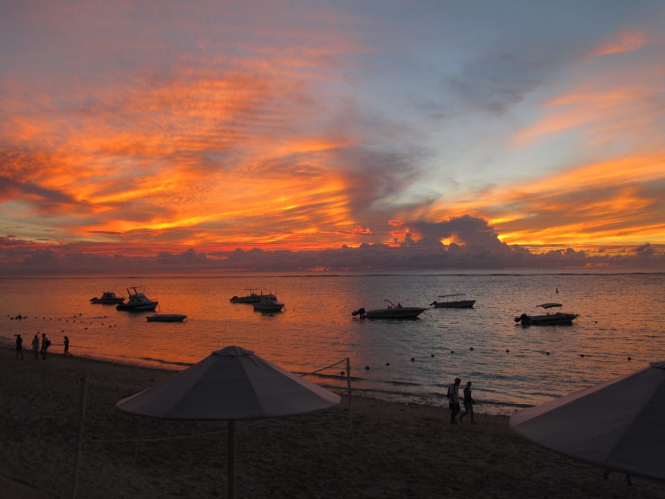 Sonnenuntergang Pearle Beach Resort & Spa