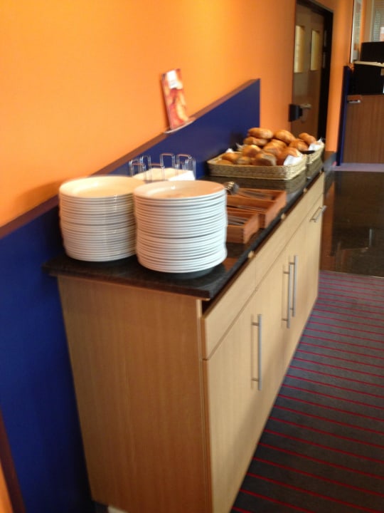 Buffet Holiday Inn Express Frankfurt - Airport