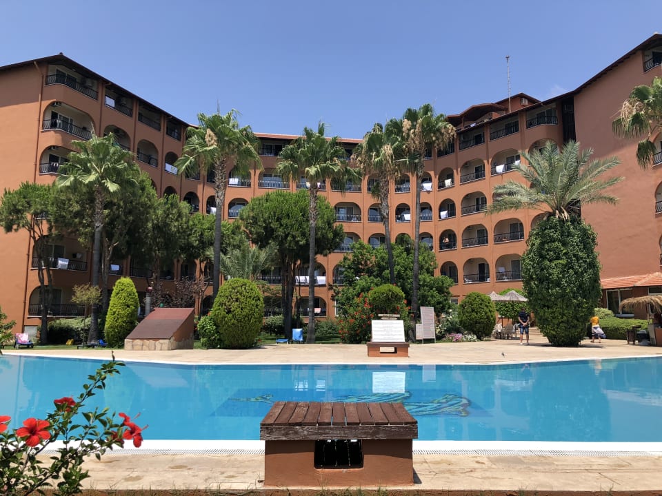 Pool Club Turtas Beach Hotel