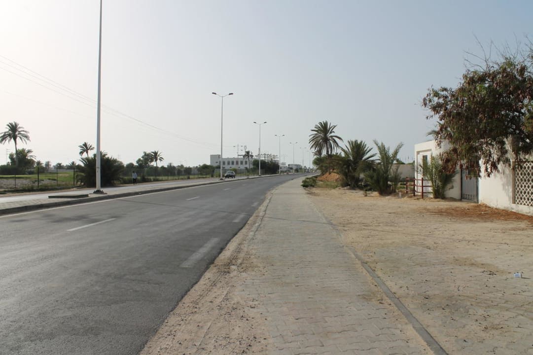 Weg vom Hotel zum Supermarkt Djerba Aqua Resort