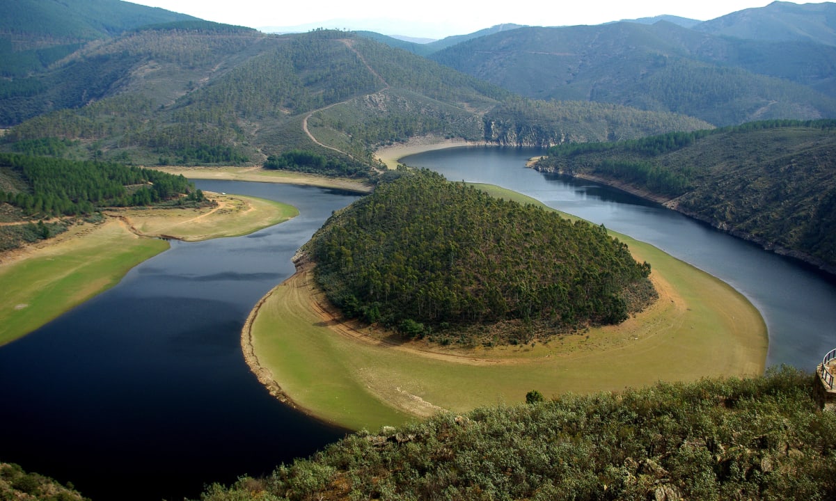 "Meandro el Melero", cerca del hotel Hospederia Hurdes Reales