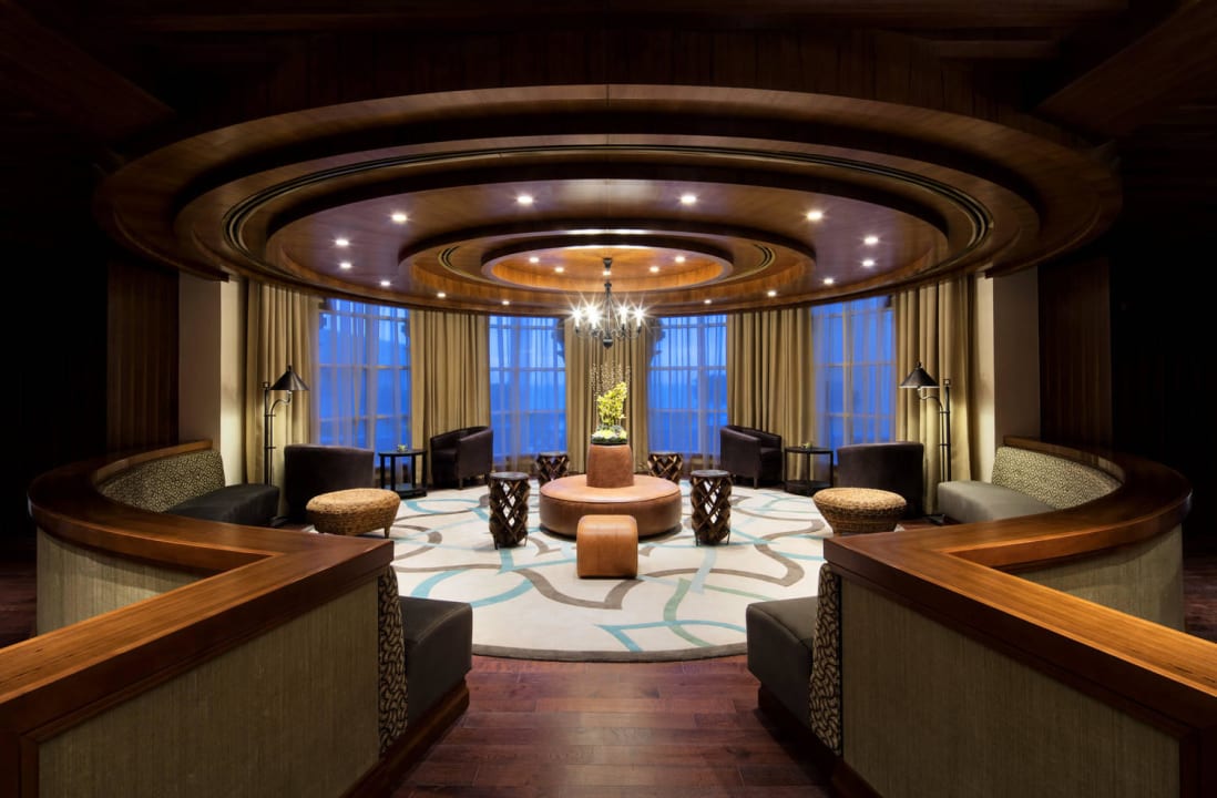 Al Mahatta Lounge and Cafe Sheraton Sharjah Beach Resort & Spa