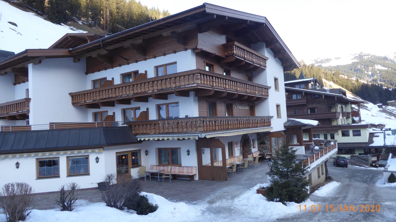 Außenansicht Hotel Pension Sonnleiten - Tux