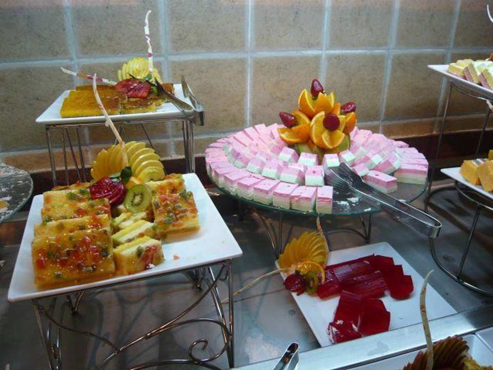 Kuchenbuffet Pickalbatros Alf Leila Wa Leila Resort - Neverland Hurghada