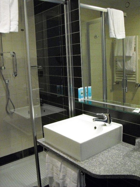 Badezimmer iH Hotels Roma Z3