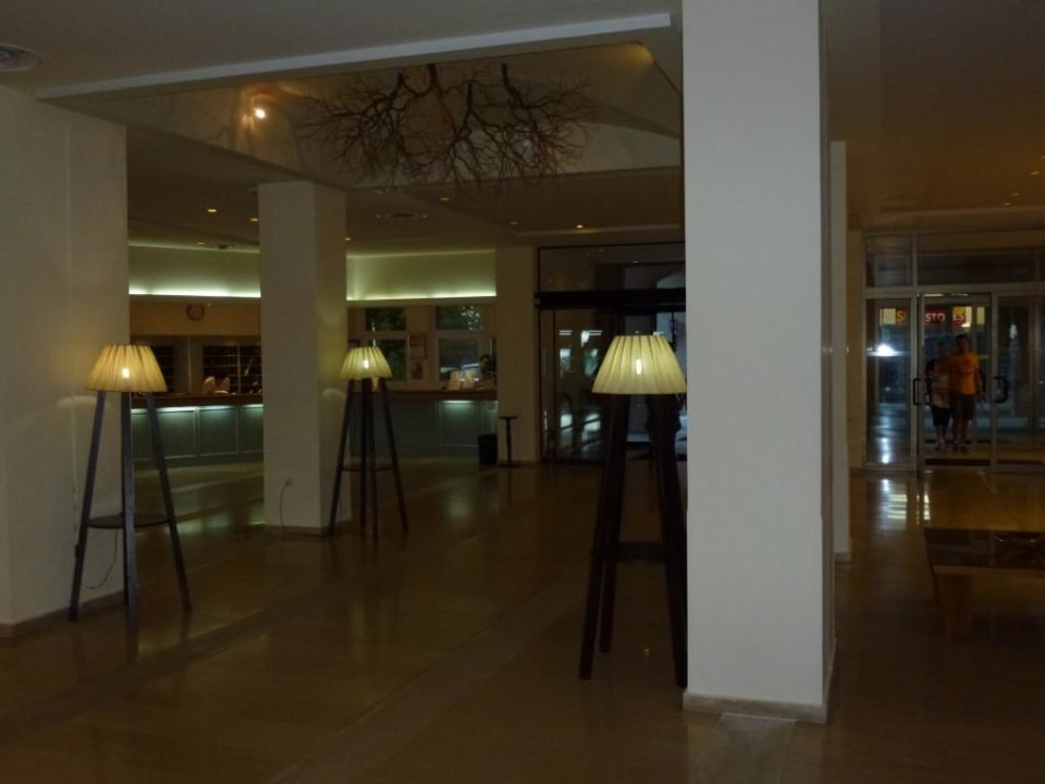 Eingang Grecotel LUXME Dama Dama