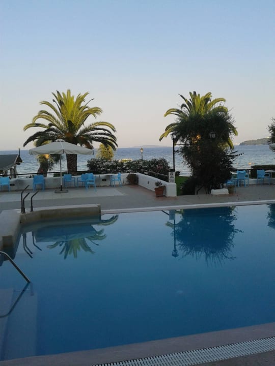 Pool mit Meerwasser Elea Beach Hotel