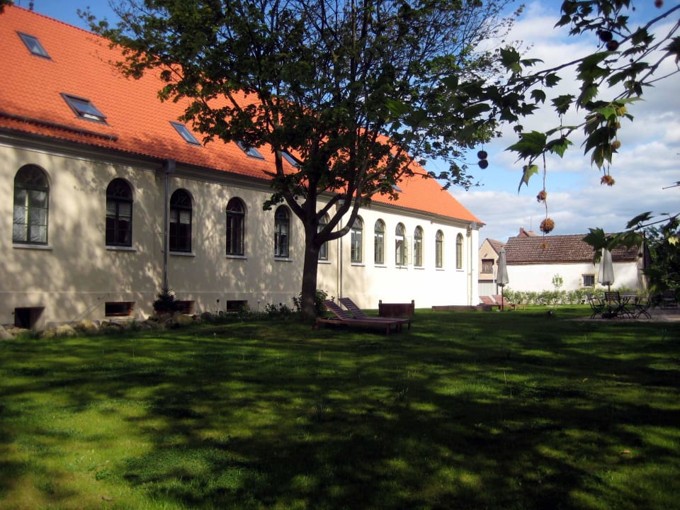 Rückseite Kavaliershaus Kavaliershaus Suitehotel am Finckener See