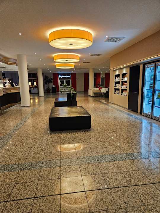 Lobby H+ Hotel Leipzig-Halle