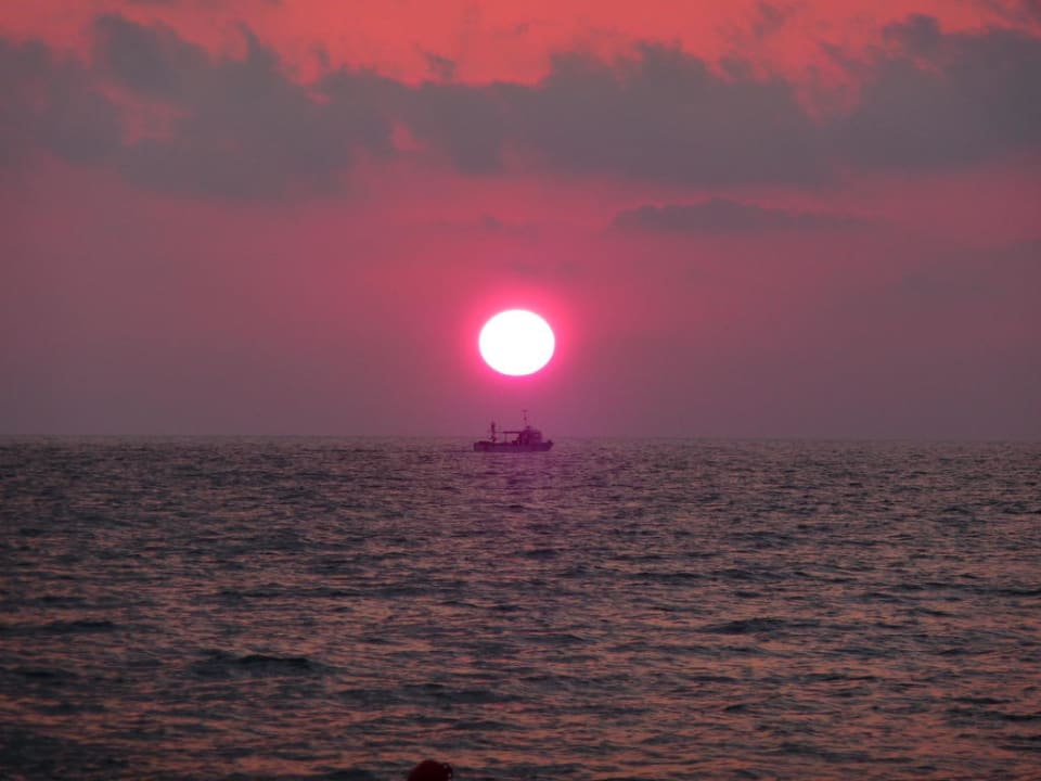 Wenn ein Schiff vorüber fährt Falkensteiner Club Funimation Garden Calabria