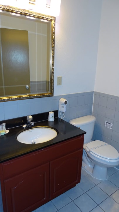 Bad Super 8 San Francisco/Near the Marina