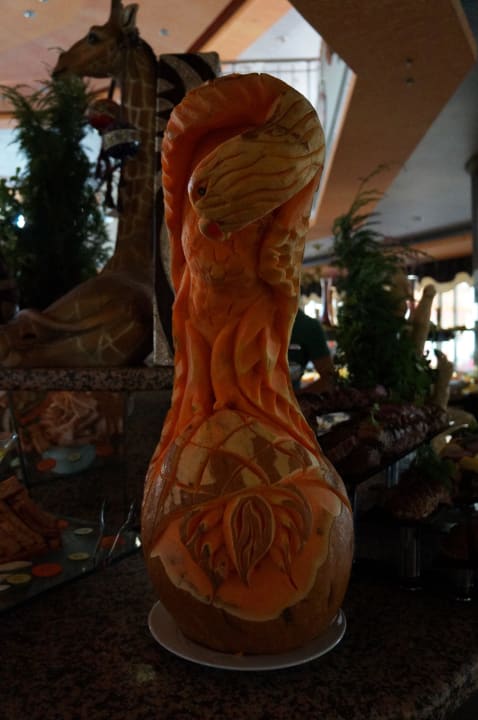 Figur geschnitz Hotel Orfeus Park