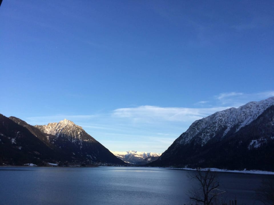 Blick vom Balkon  aja Fürstenhaus am Achensee