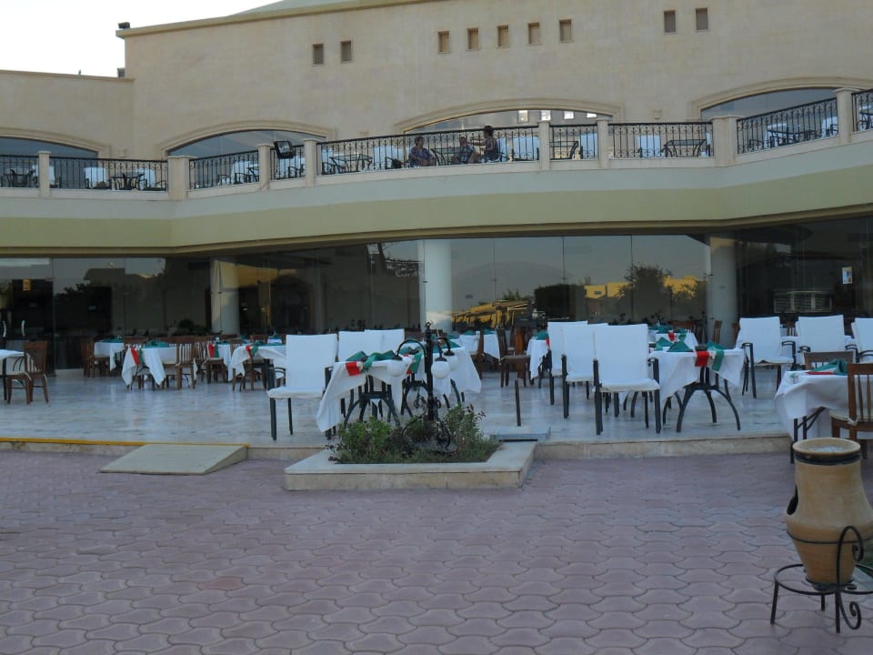 Restaurant bereich draußen Three Corners Fayrouz Plaza Beach Resort