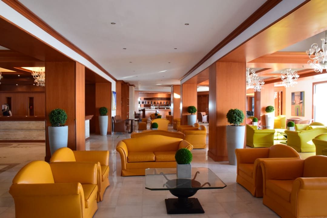 Lobby Hotel Serita Beach