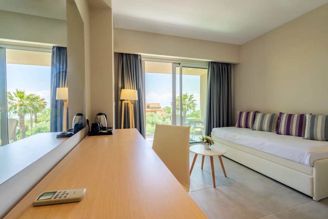 Zimmer CNic Gemini Hotel