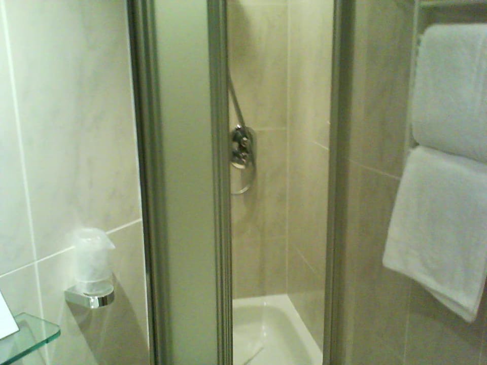 Dusche Best Western Plus Grand Hotel Victor Hugo