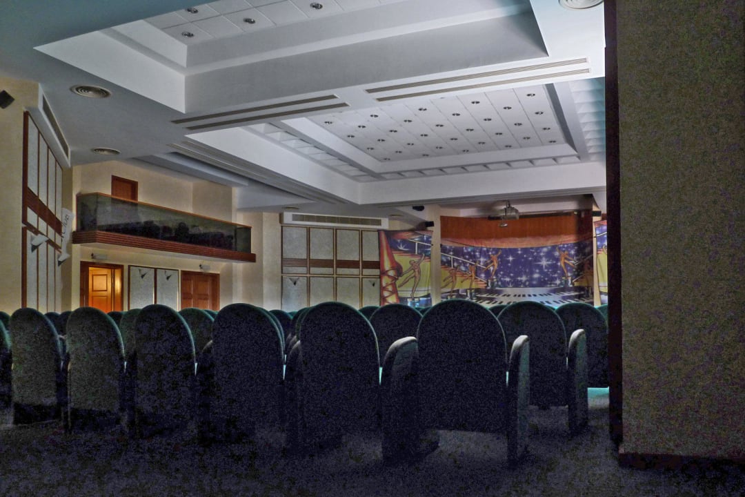 Kinosaal, im Winter auch Animationsshow PALOMA Perissia