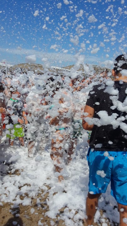 Schaumparty am Donnerstag  Saturn Palace Resort Hotel