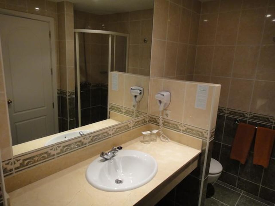 Bad mit einem Waschbecken AluaVillage Fuerteventura