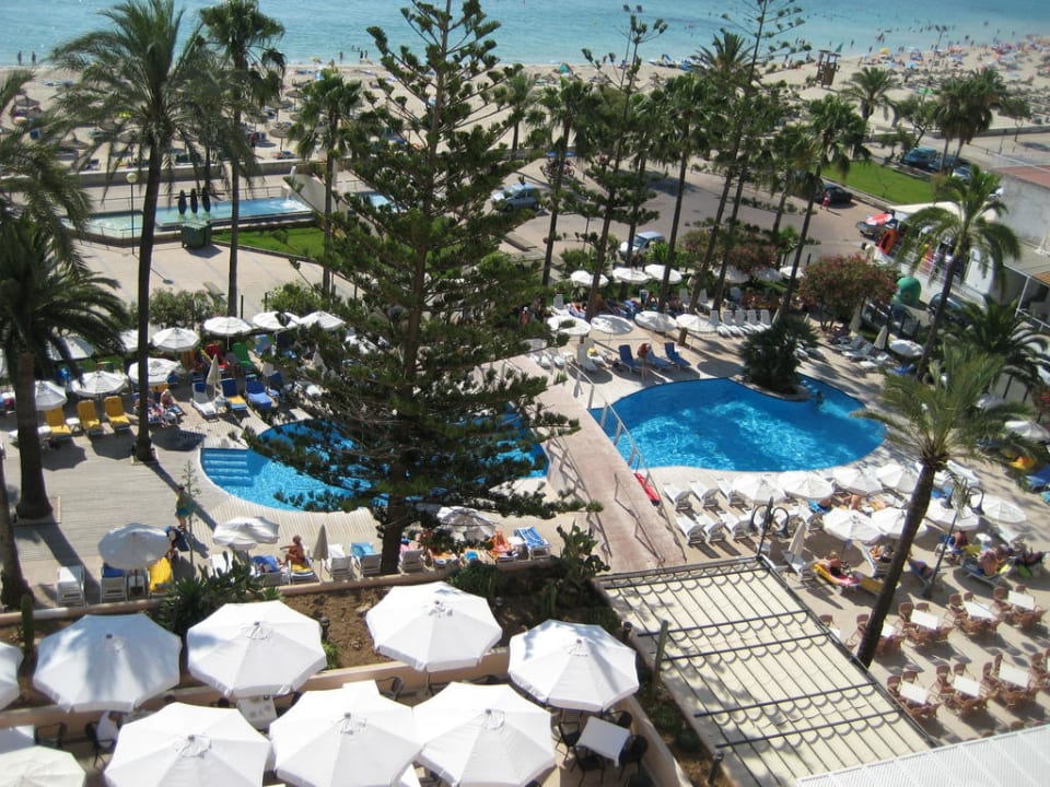 Poolanlage & Essensbereich außen CM Playa del Moro