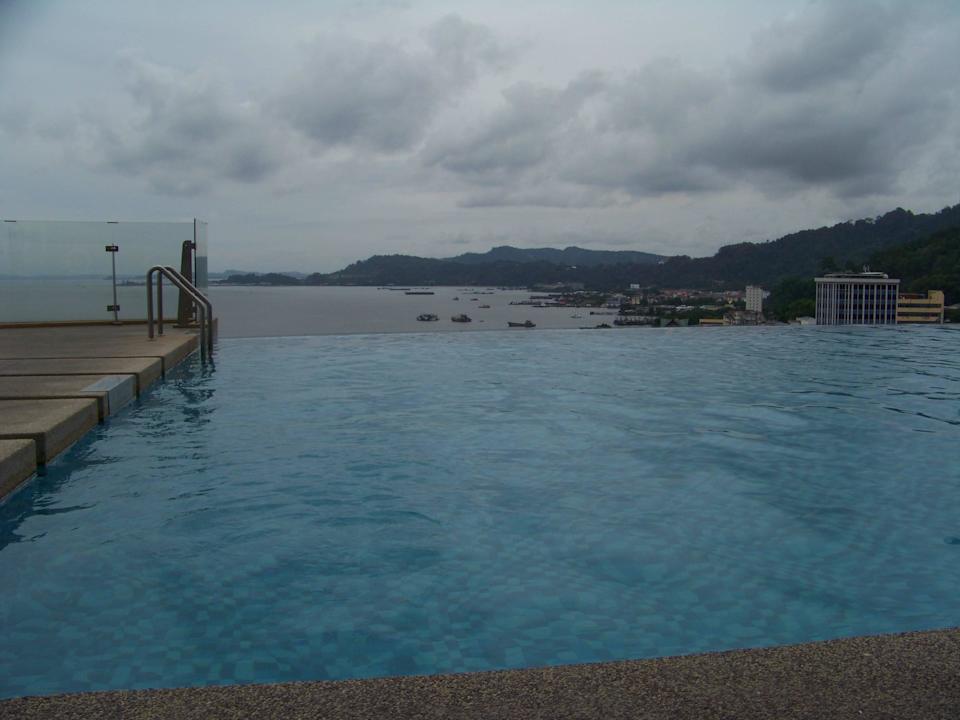 Pool Hotel Four Points by Sheraton Sandakan