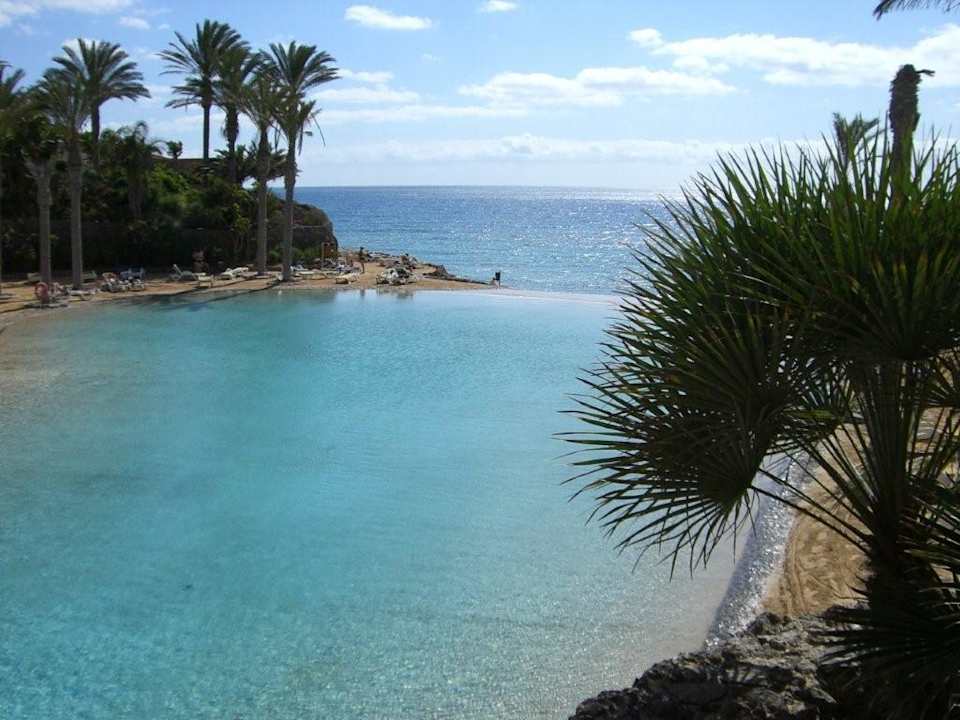 Meerwasserpool mit hoteleigenem Strand R2 Rio Calma Hotel & Spa & Conference