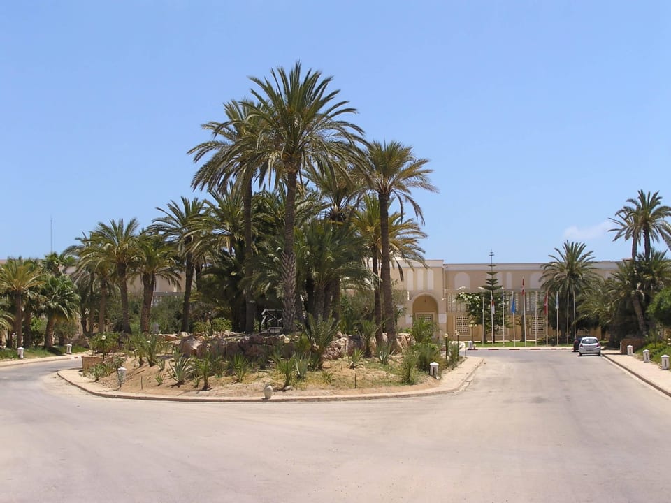 Zufahrt zum Hotel Zita Beach Resort