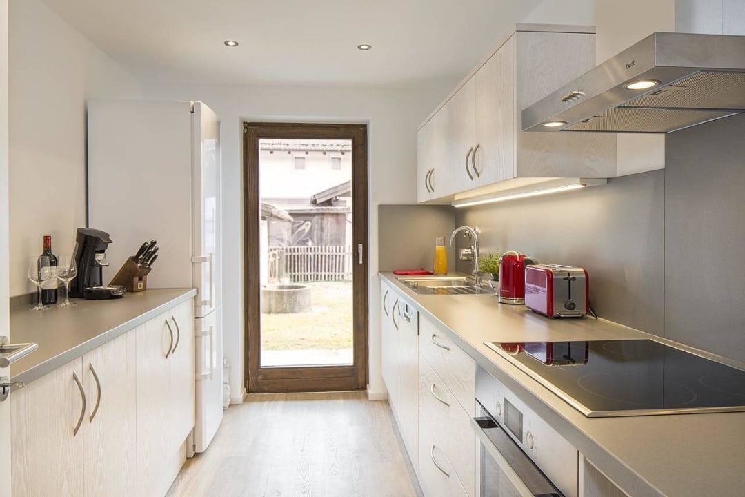 Küche mit Zugang zur Terrasse Ferienwohnung Xaver
