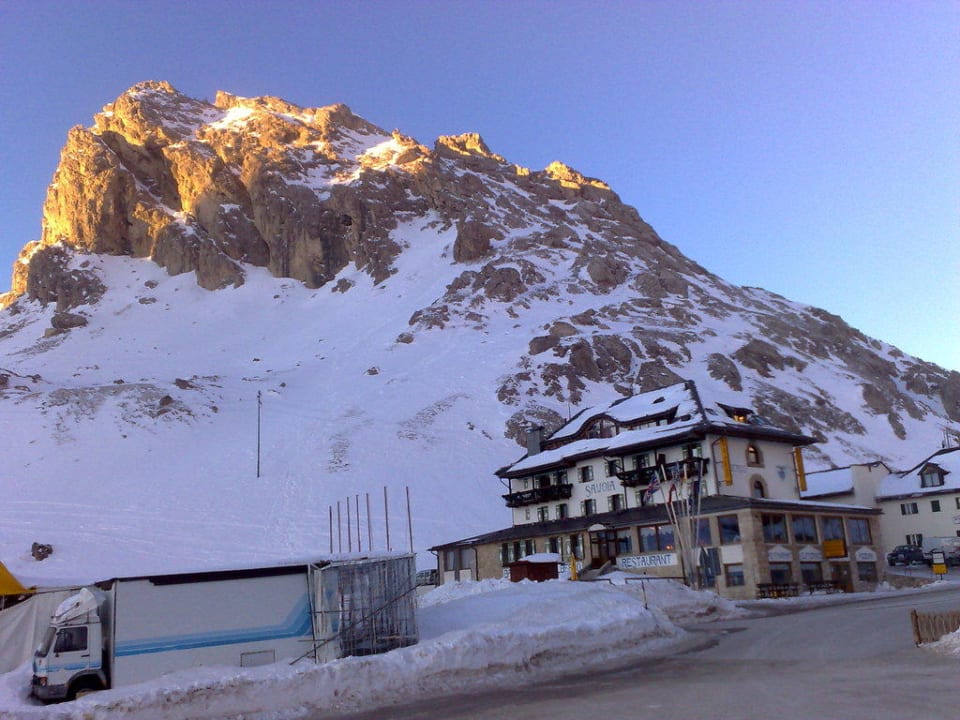 Blick von Osten Hotel Savoia
