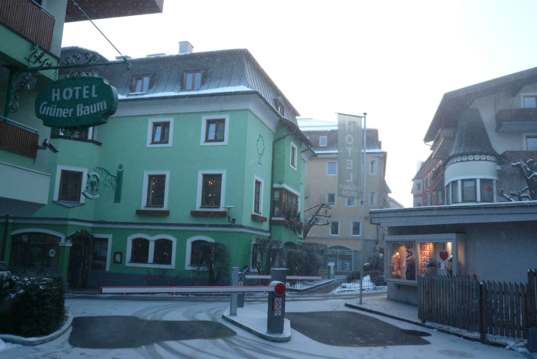 Die zwei Hauptgebäude Hotel Grüner Baum