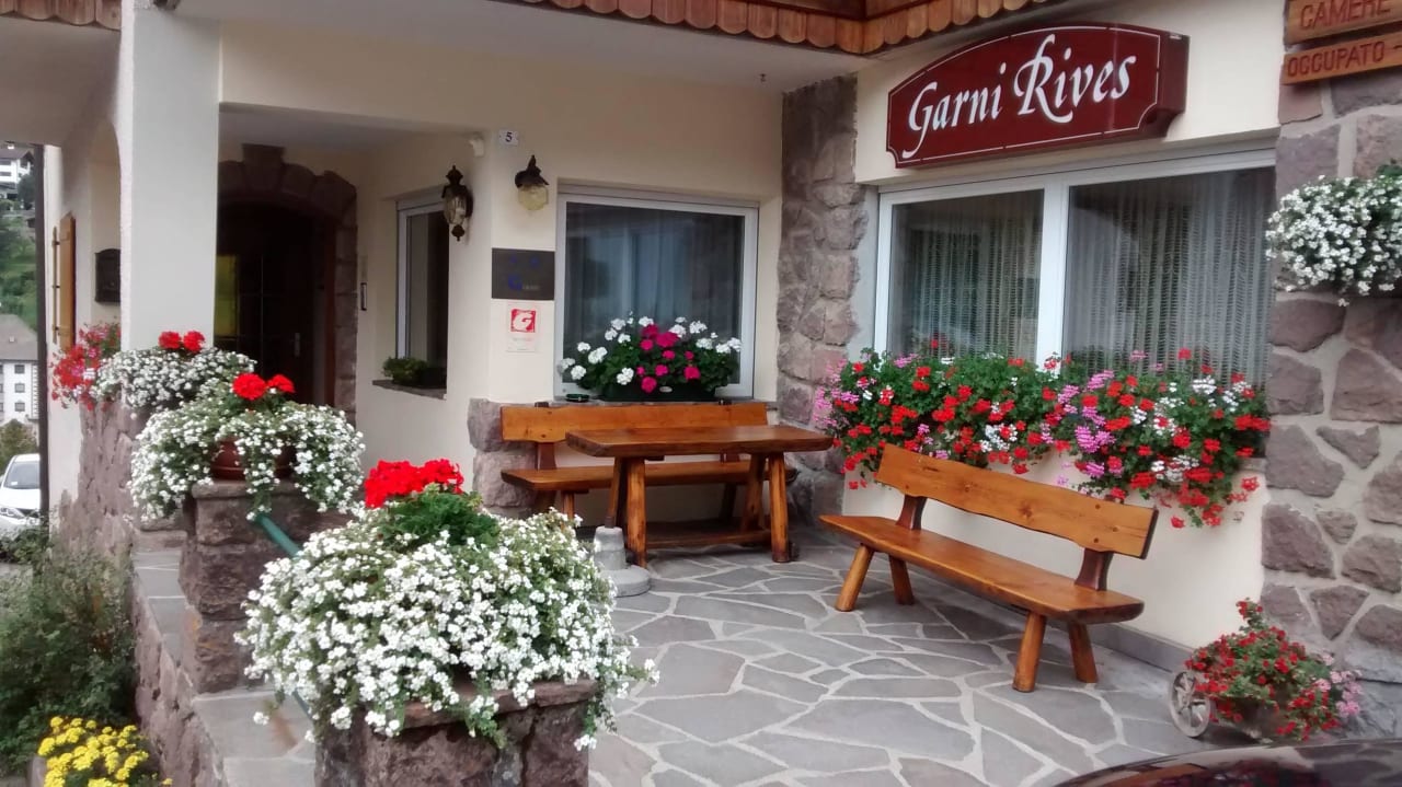 Entrance Hotel Garni Rives