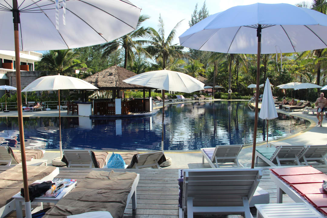 Pool und Poolbar Sunprime Kamala Beach