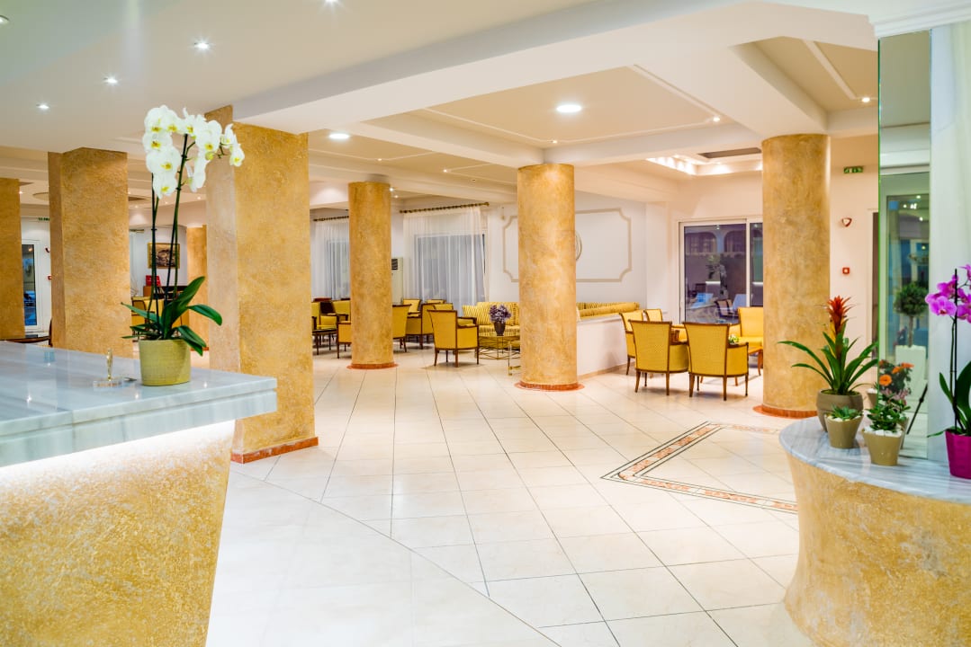 Lobby CNic Gemini Hotel