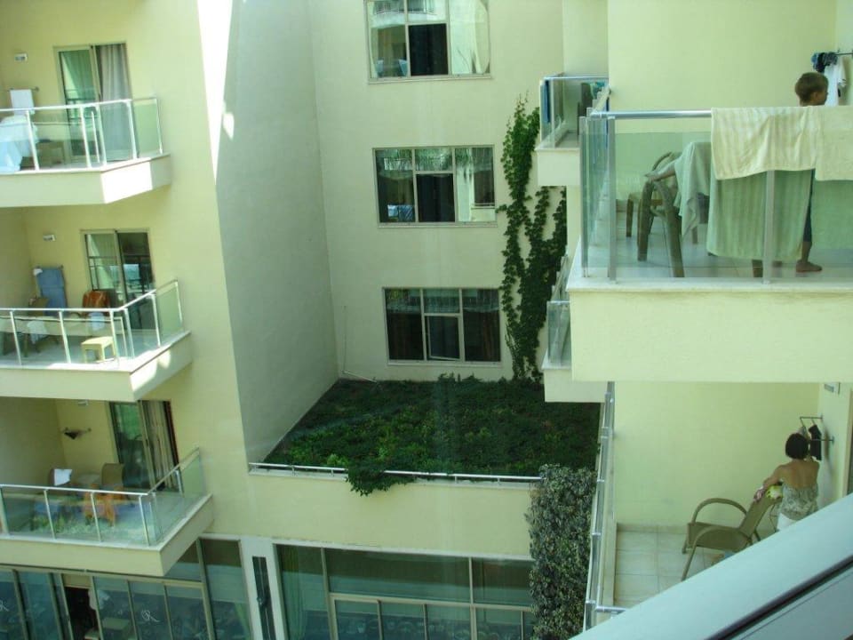 Фото сделано из лифта Hotel Grand Ring