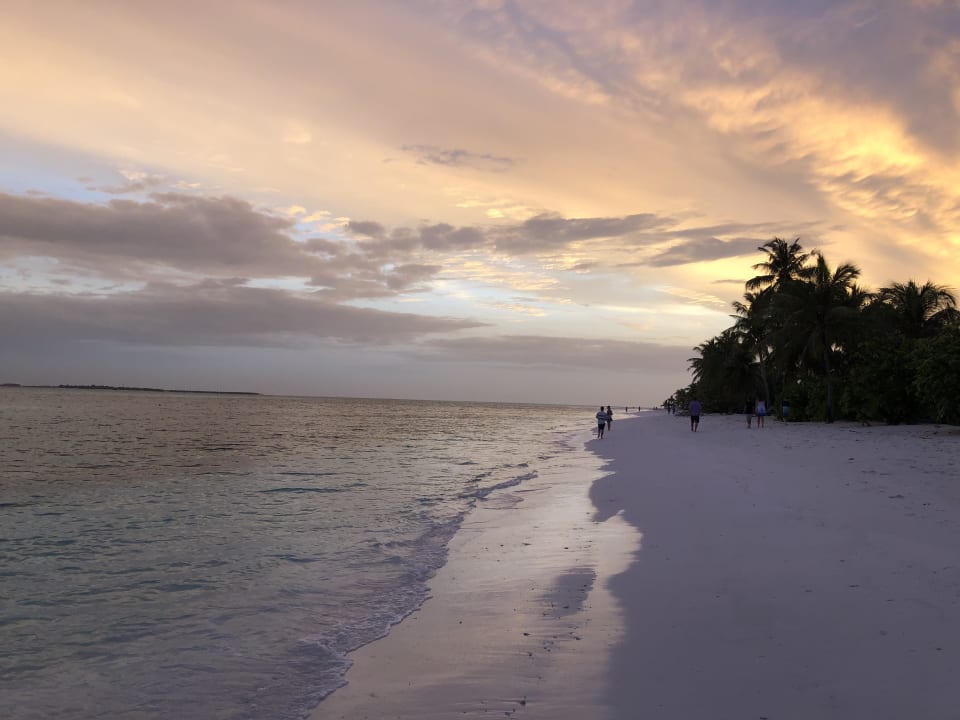 Strand Kuredu Island Resort & Spa