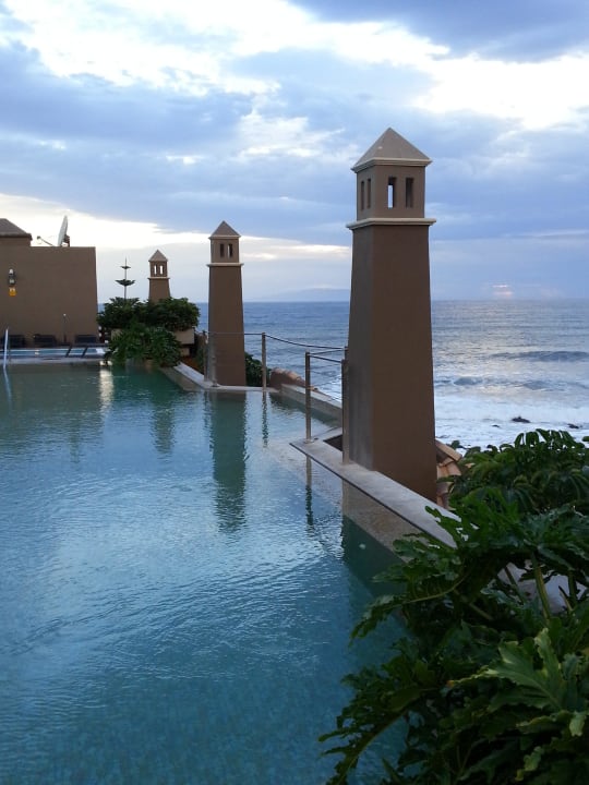 Pool mit Blick auf das Meer Hotel Playa Calera
