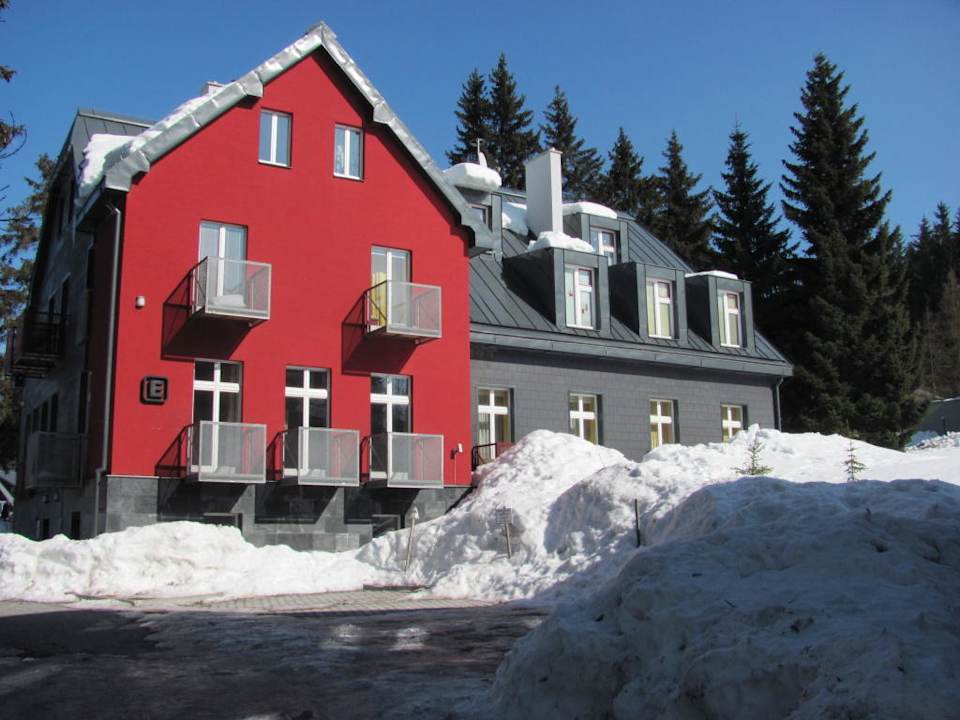 Budova E se solnou jeskynní Apartments Resident Harrachov