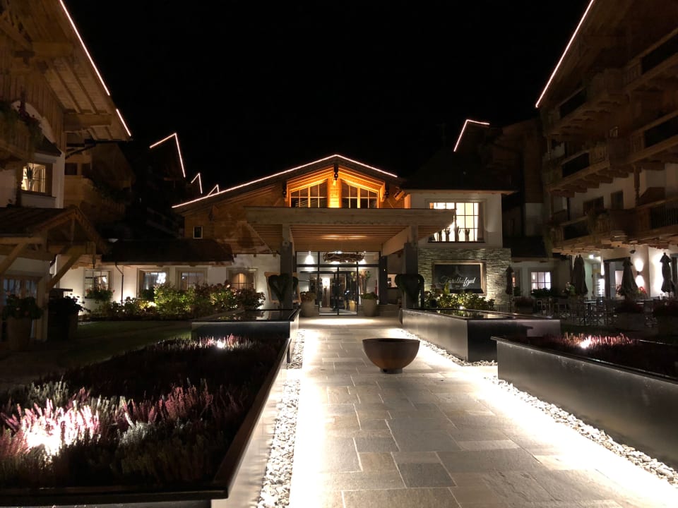 Außenansicht Naturhotel Forsthofgut