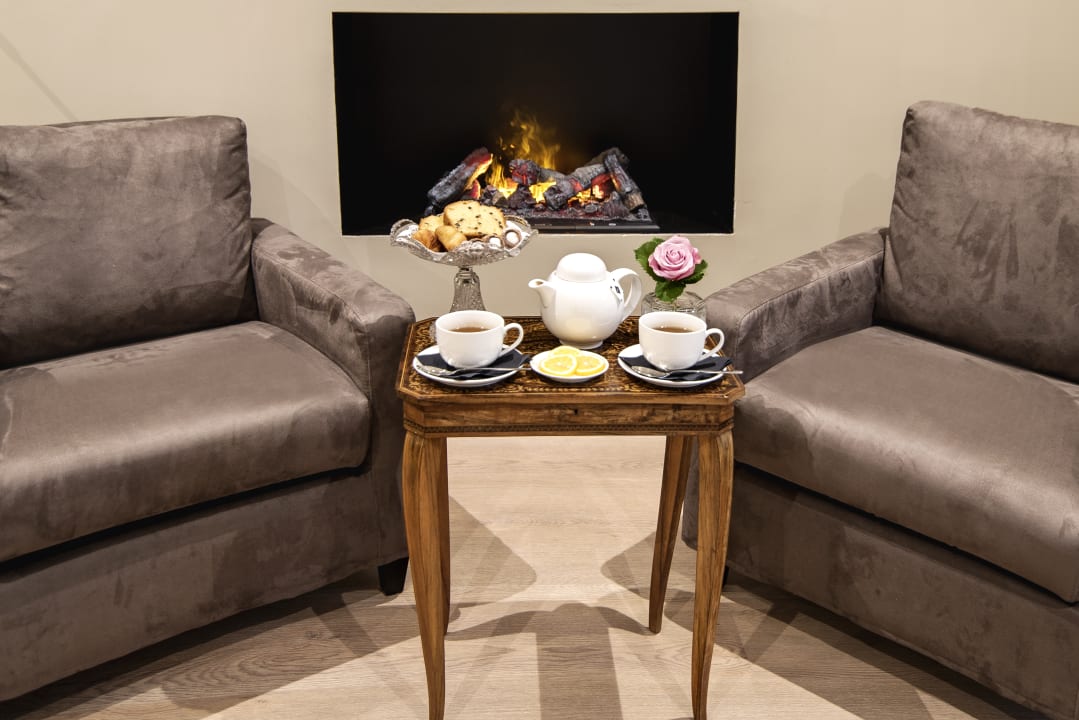 Gastro Caruso Place Boutique and Wellness Suite