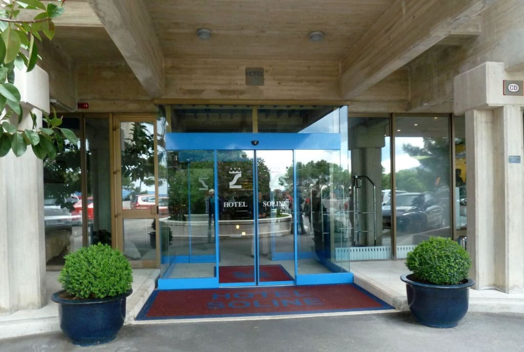Hoteleingang Bluesun Hotel Soline