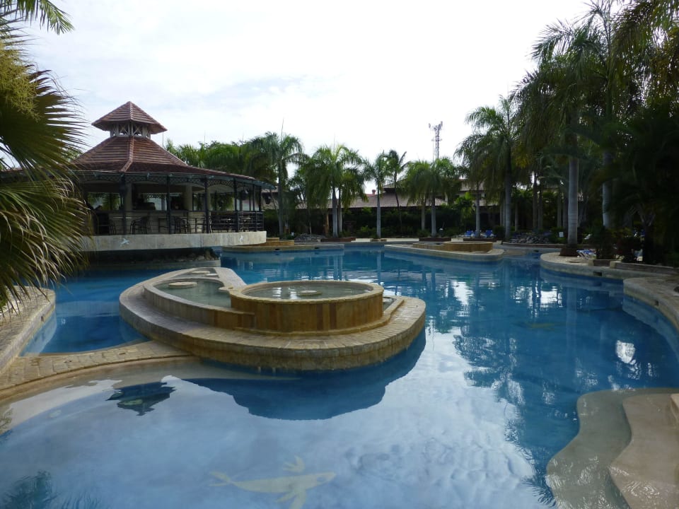 Relaxpool Villas Bavaro Resort & Spa