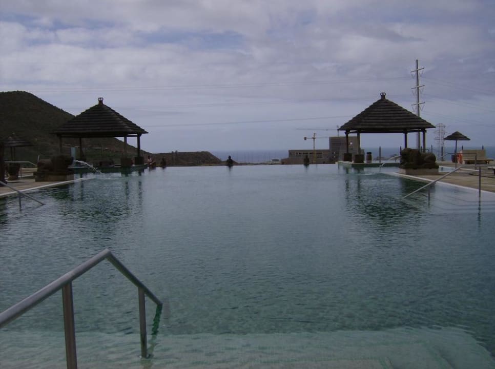 Basen w hotelu Hotel Regency Country Club