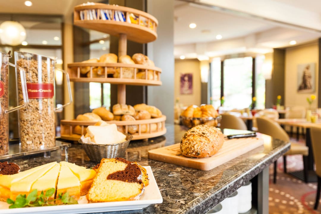 "Breakfast Buffet" Leonardo Hotel Munich City North (München