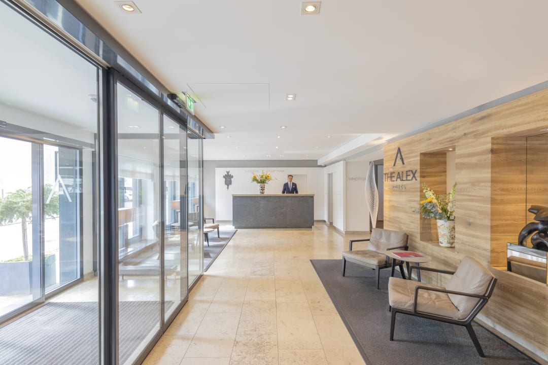 Lobby The Alex Hotel
