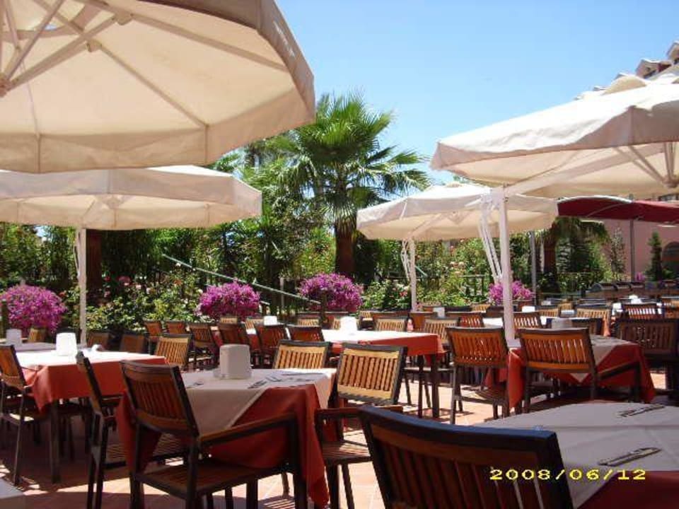 Außenbereich des Restaurant Hane Family Resort